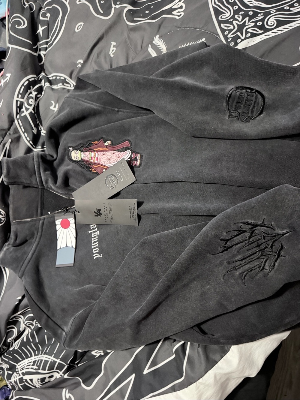 NWT YOUNGLA DEMON SLAYER NEZUKO QUARTER ZIP